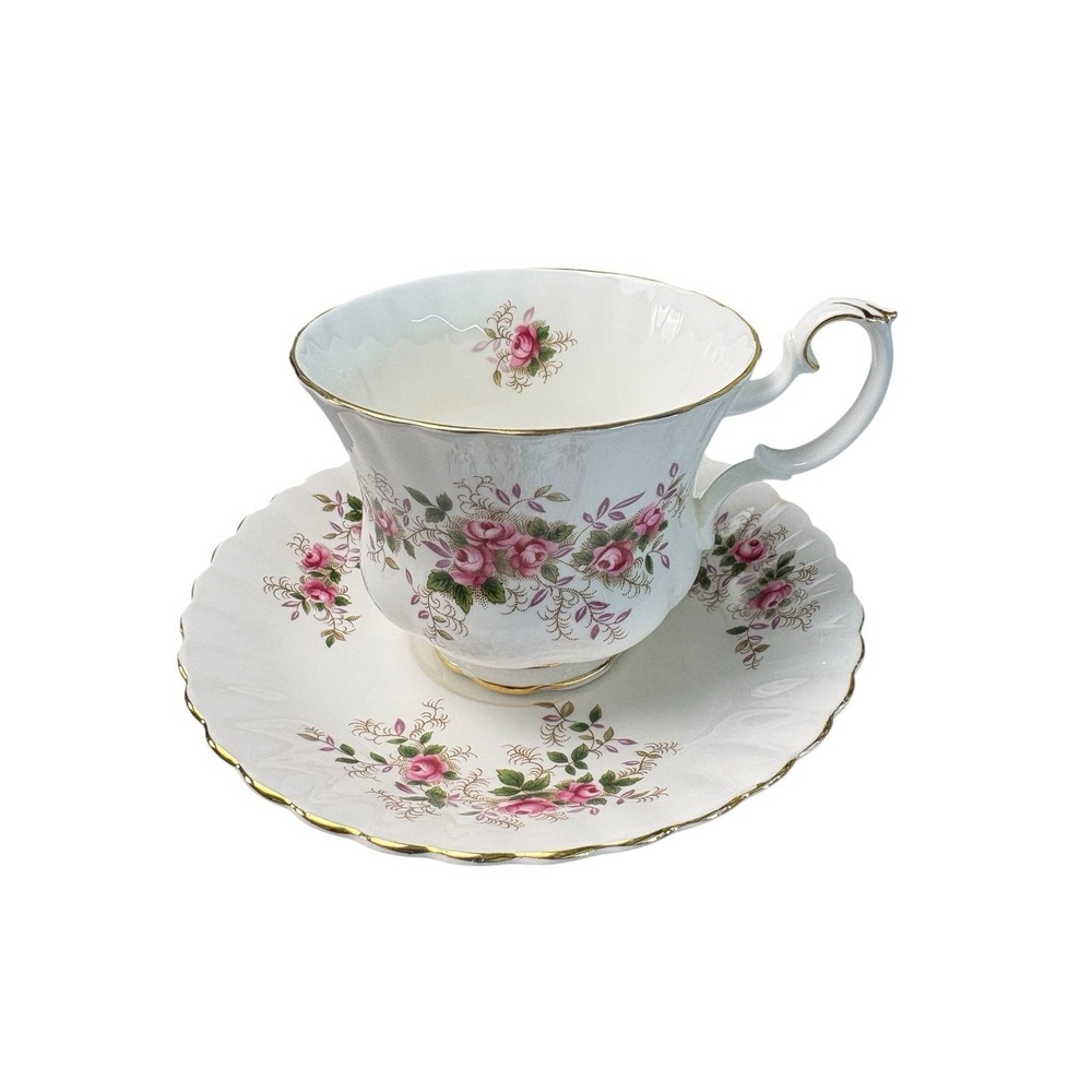 Royal Albert Lavender Rose Teacup Saucer Set England Bone China